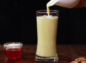 Pistachio Saffron Milk
